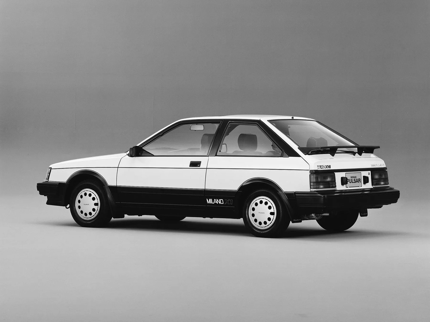Nissan_Pulsar_2_generation__Mini_3-doors__7.jpg