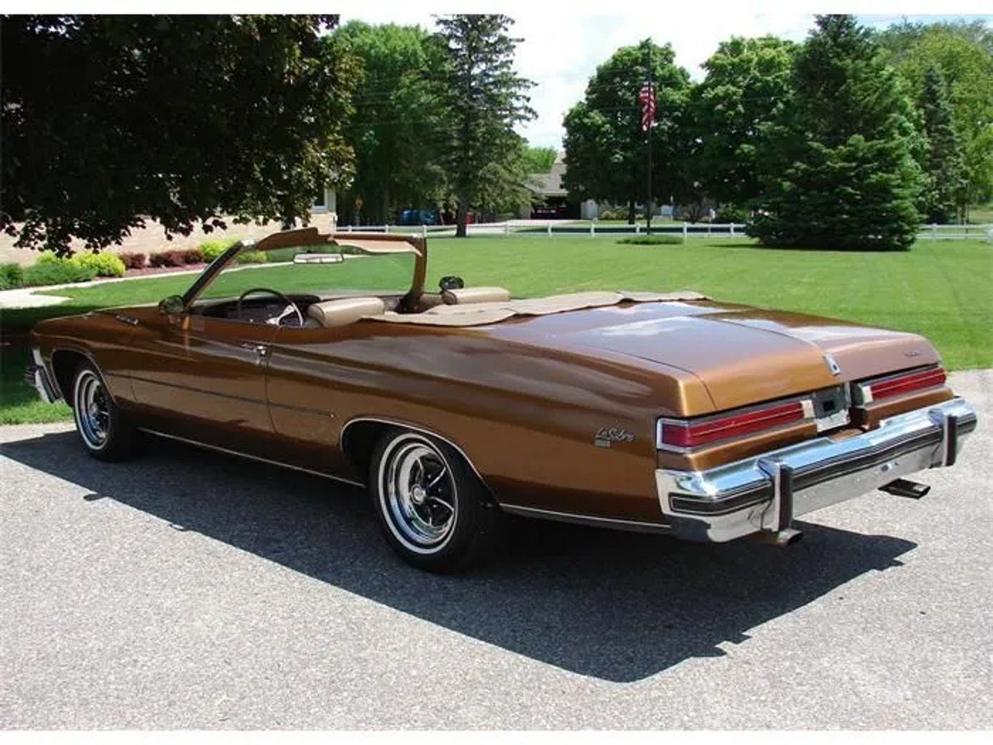 Buick_LeSabre_4_generation__Cabrio__2.jpg
