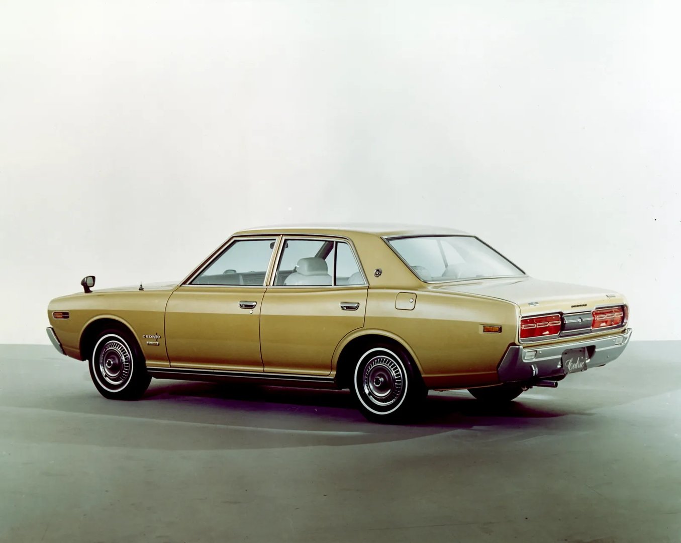 Nissan_Cedric_3_generation__Sedan__1.jpg