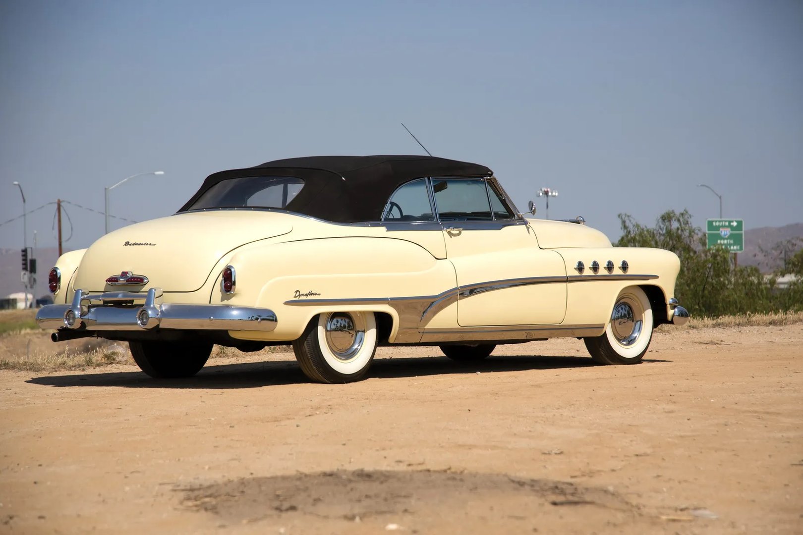 Buick_Roadmaster_5_generation__Cabrio__10.jpg