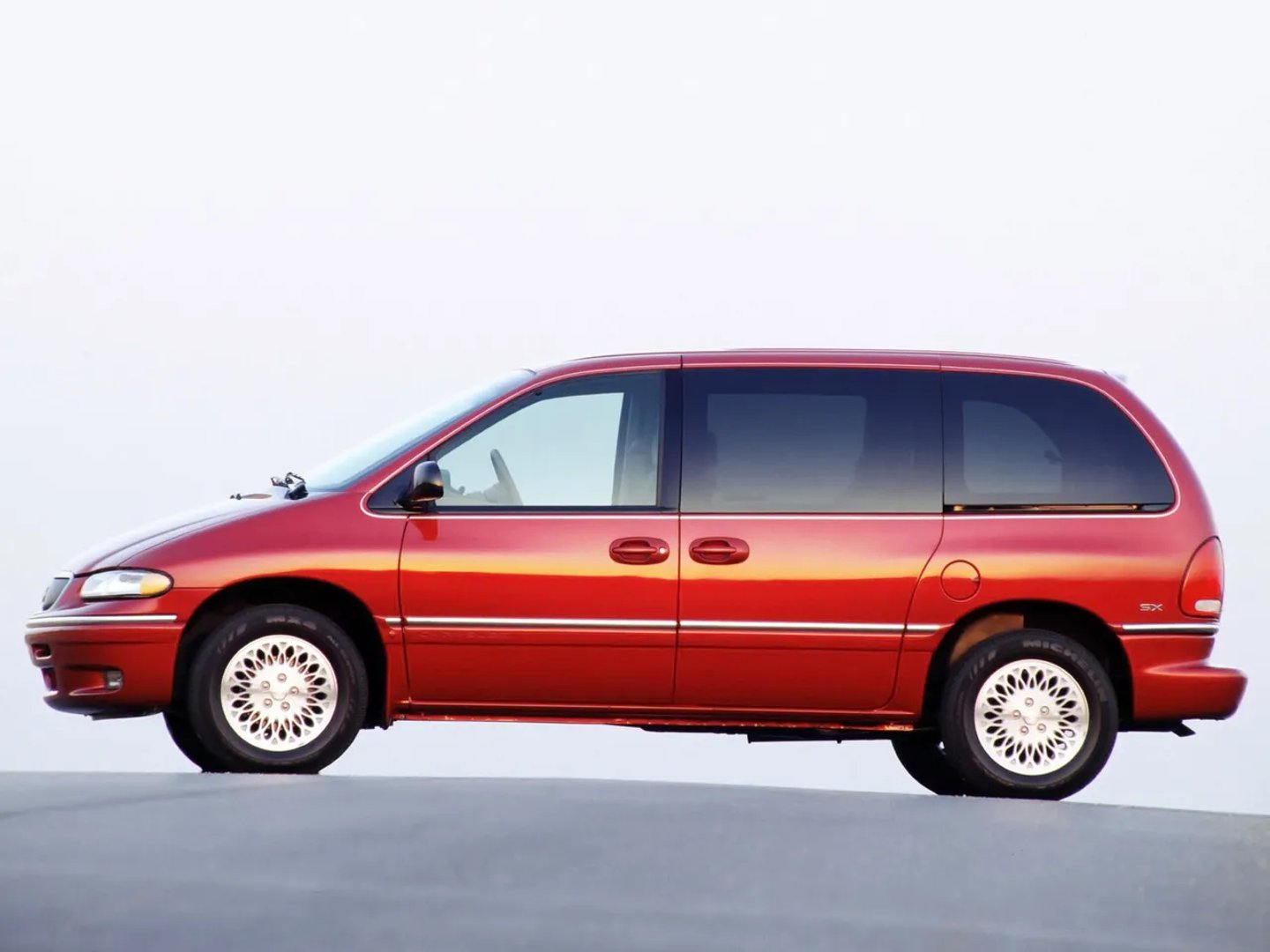 Chrysler_Town_&amp;_Country_3_generation__Minivan__6.jpg