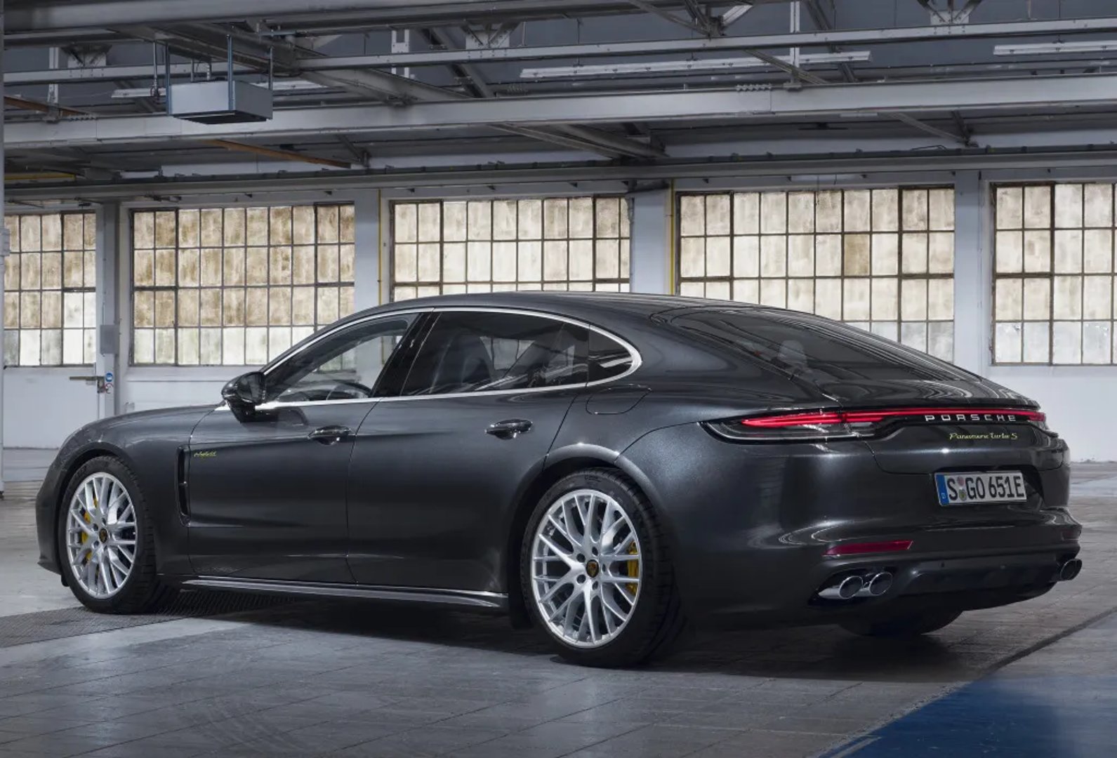 Porsche_Panamera_2_generation_restyling__Liftback_Long__8.jpg