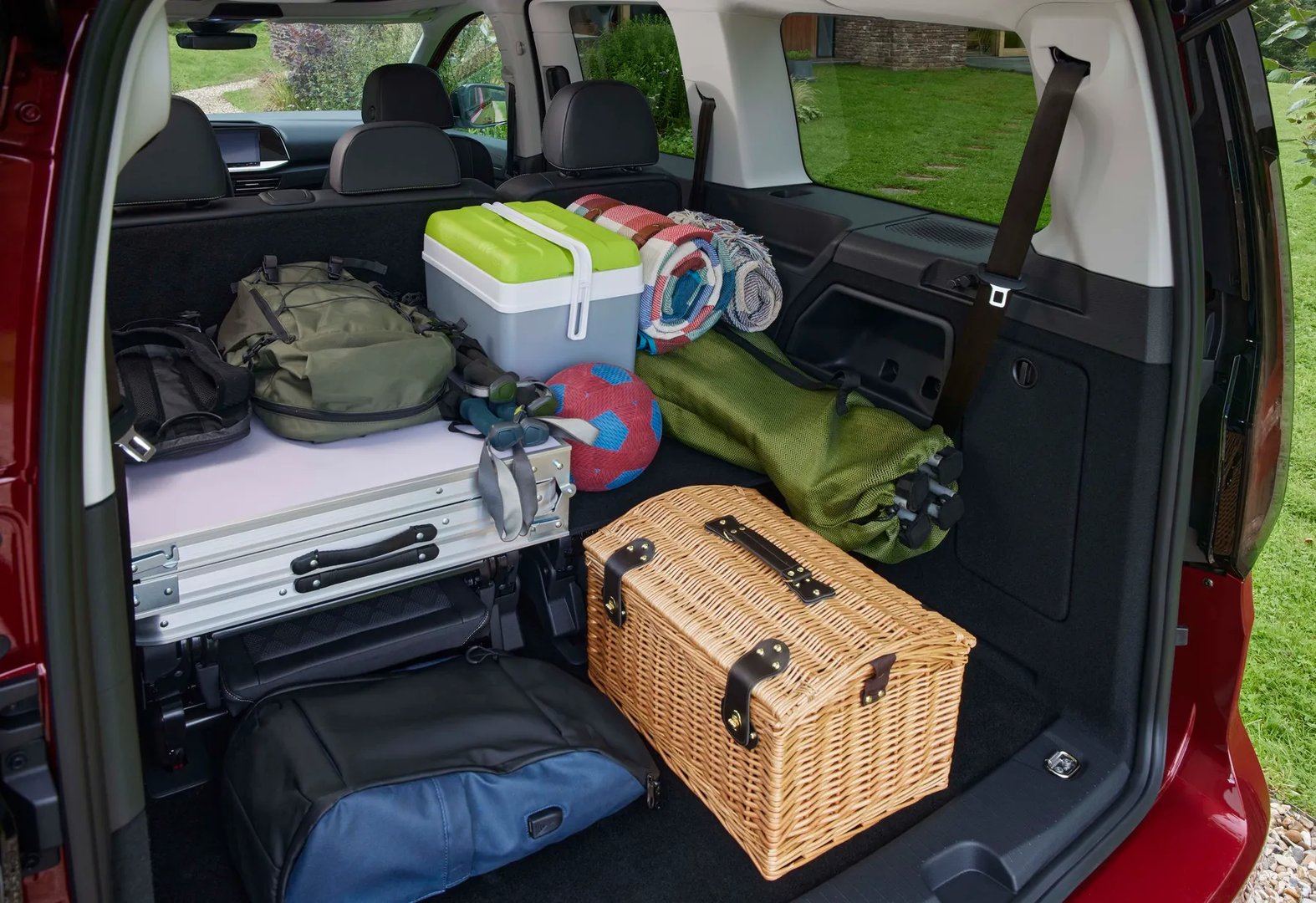Ford_Tourneo_Connect_3_generation__Compact_Van_Long__2.jpg