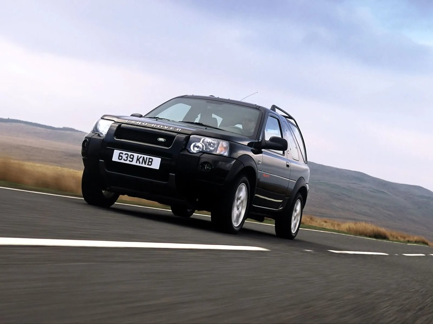 Land Rover_Freelander_1_generation_restyling__SUV_3-doors__3.jpg