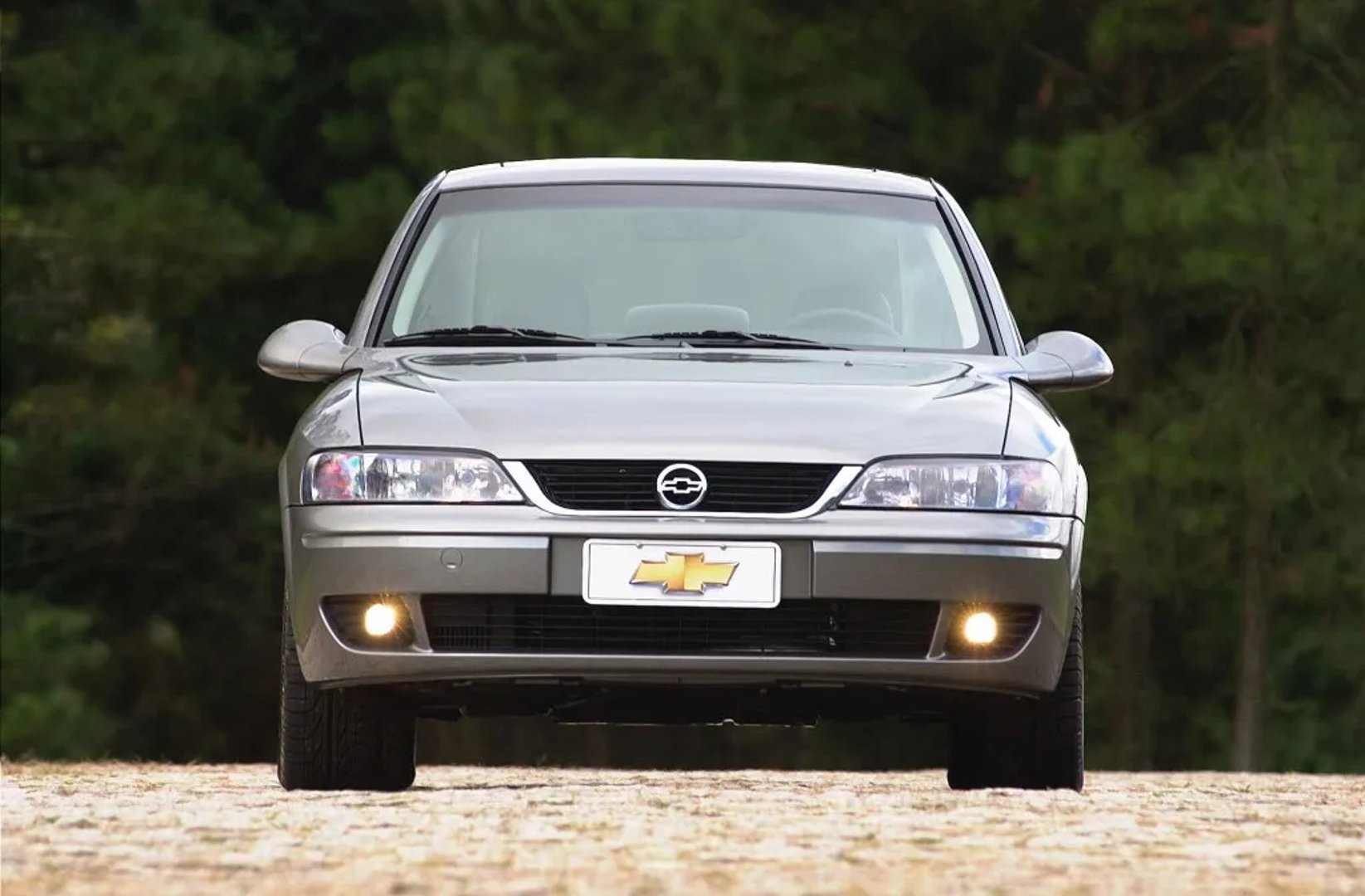 Chevrolet_Vectra_2_generation__Sedan__9.jpg