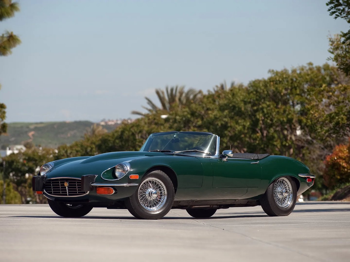 Jaguar_E-type_3_generation__Cabrio__10.jpg