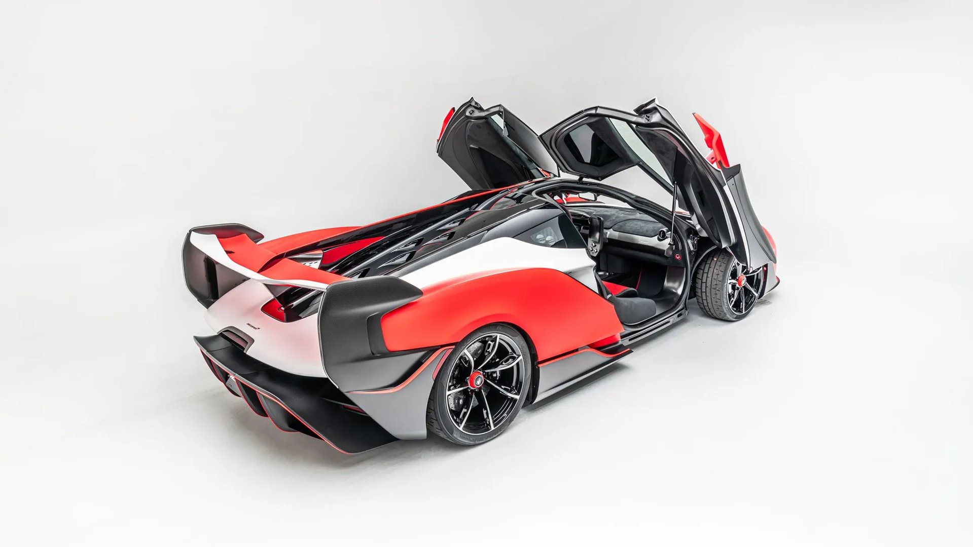 McLaren_Sabre_1_generation__Coupe__2.jpg