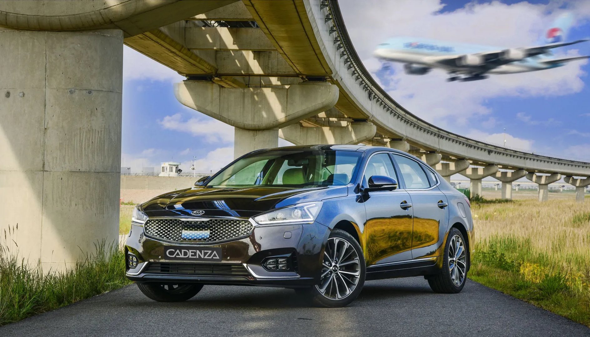 Kia_Cadenza_2_generation__Sedan__8.jpg