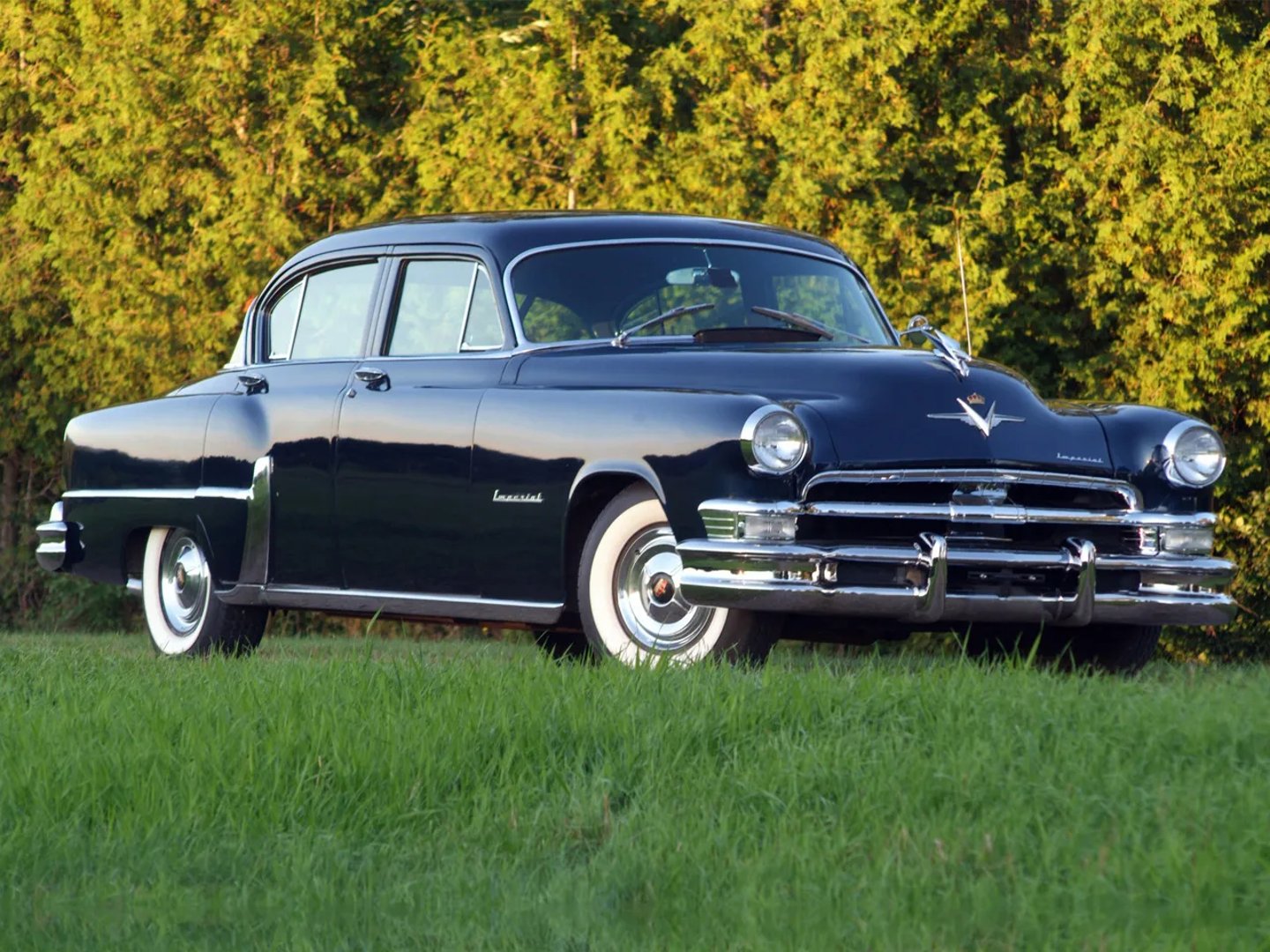 Chrysler_Imperial_6_generation__Sedan__8.jpg