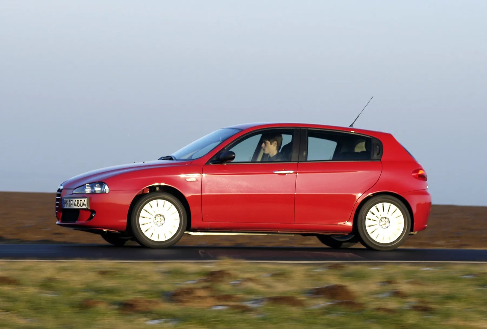Alfa Romeo_147_1_generation_restyling__Hatchback_5-door__5.jpg
