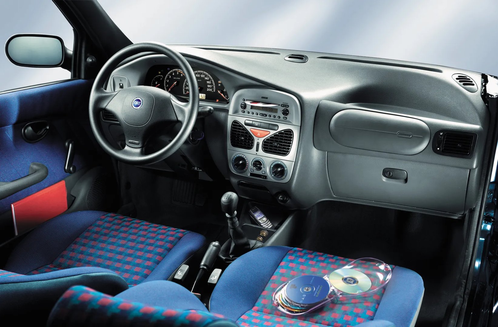 Fiat_Strada_1_generation_restyling_1__Pickup_single-cab__8.jpg