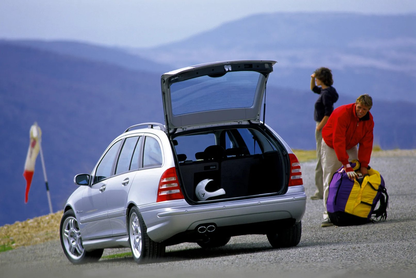 Mercedes_C-Class_AMG_2_generation__Estate_5-door__7.jpg
