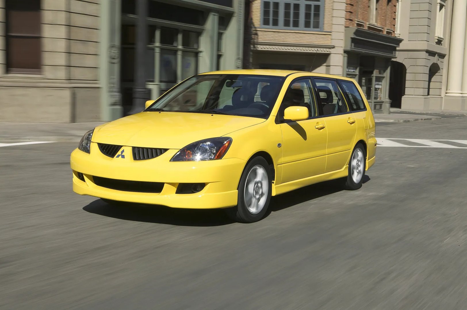 Mitsubishi_Lancer_Ralliart_9_generation__Estate_5-door__2.jpg
