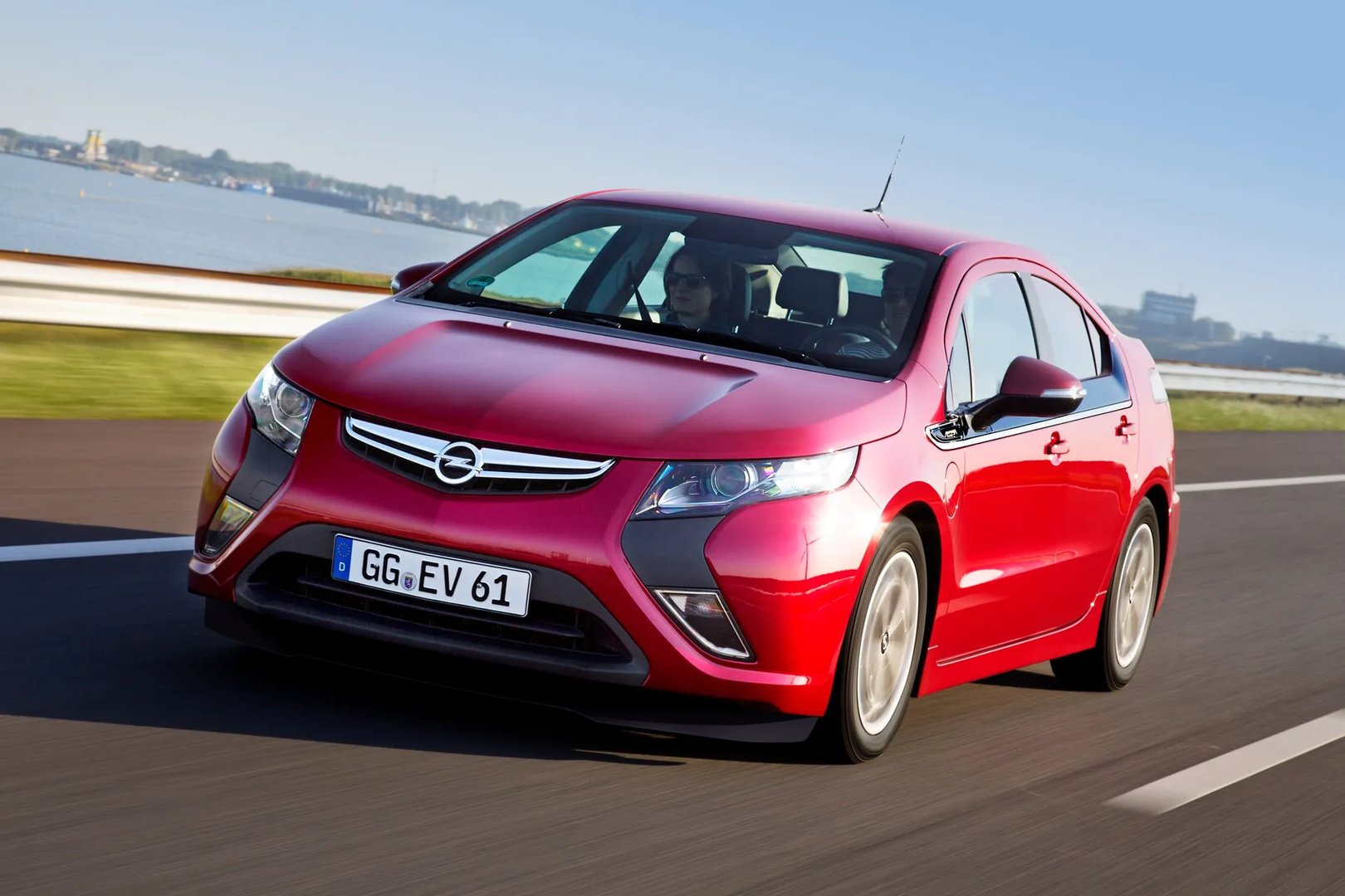 Opel_Ampera_1_generation__Hatchback_5-door__5.jpg