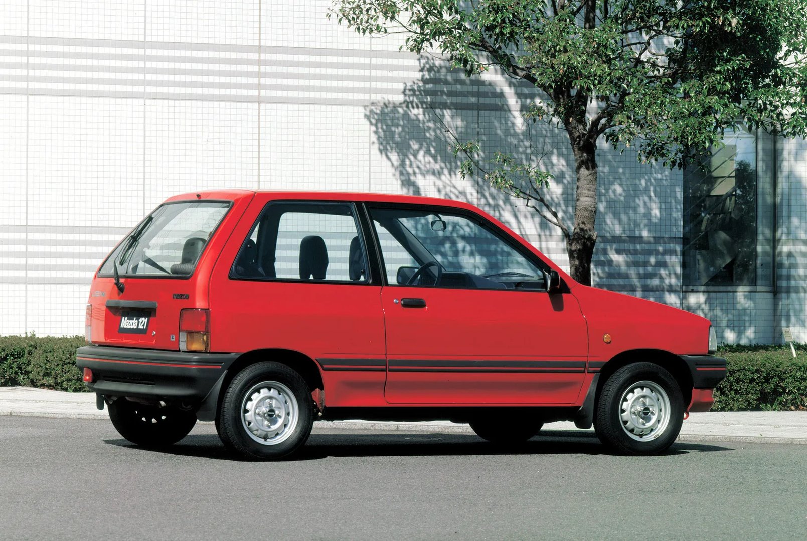 Mazda_121_1_generation__Mini_3-doors__1.jpg