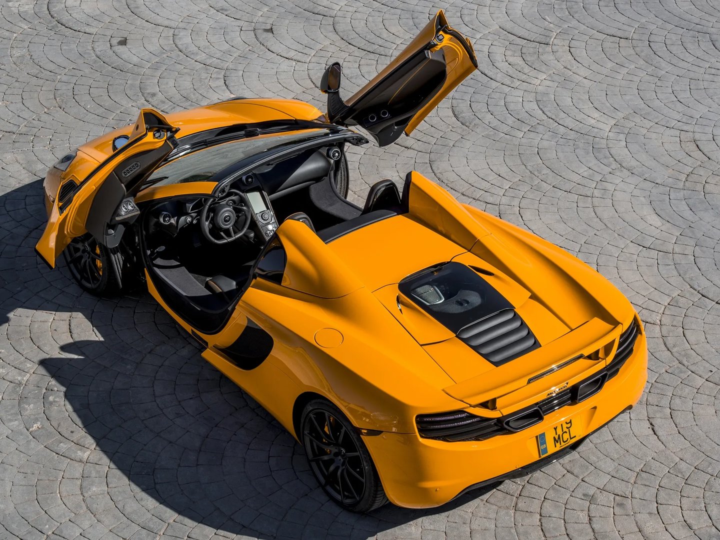 McLaren_MP4-12C_1_generation__Roadster__10.jpg
