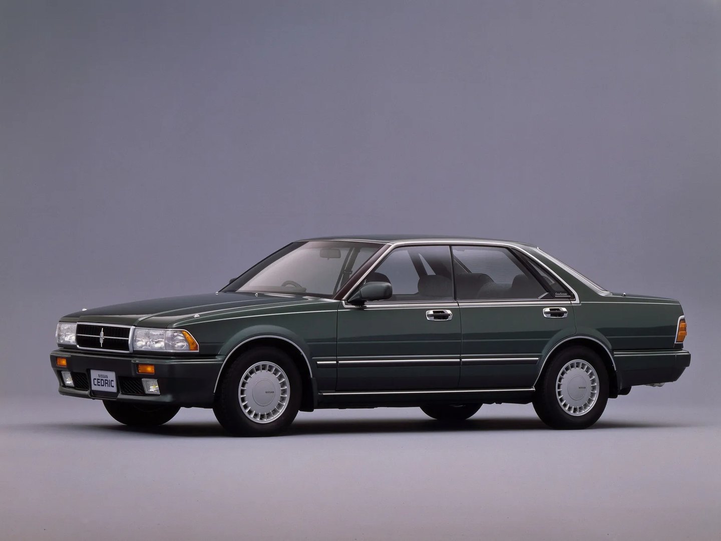Nissan_Cedric_7_generation__Sedan_Hardtop__4.jpg