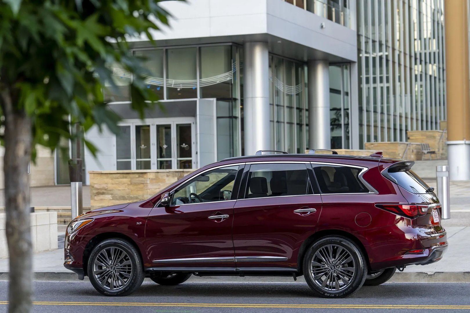 Infiniti_QX60_1_generation_restyling__SUV_5-doors__4.jpg
