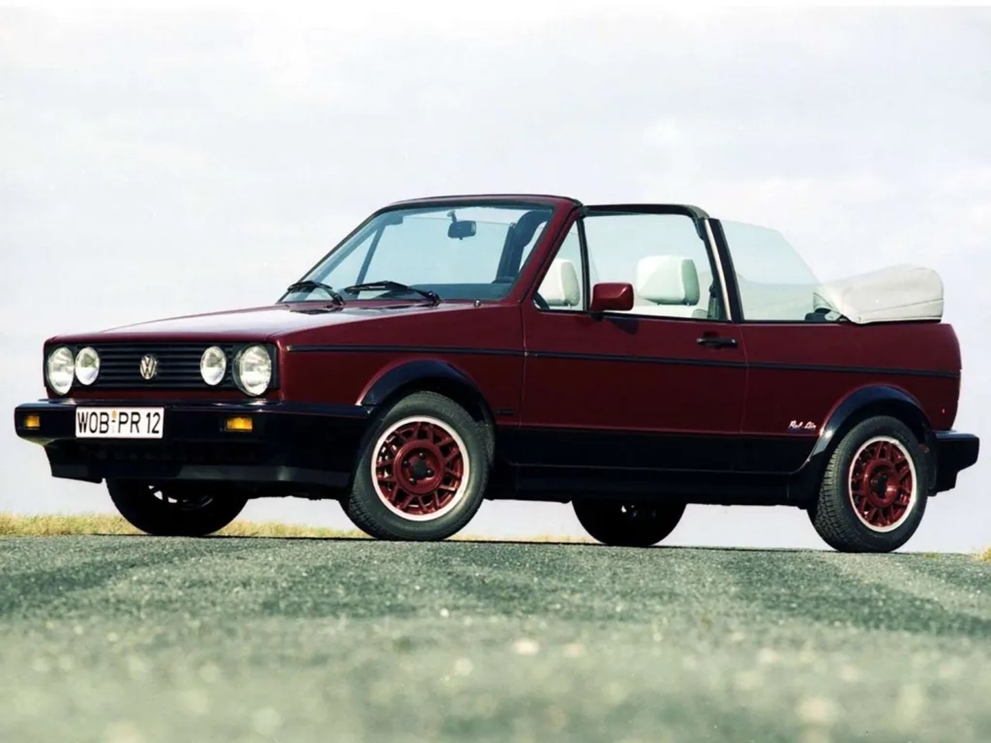 Volkswagen_Golf_1_generation_restyling_3__Cabrio__5.jpg