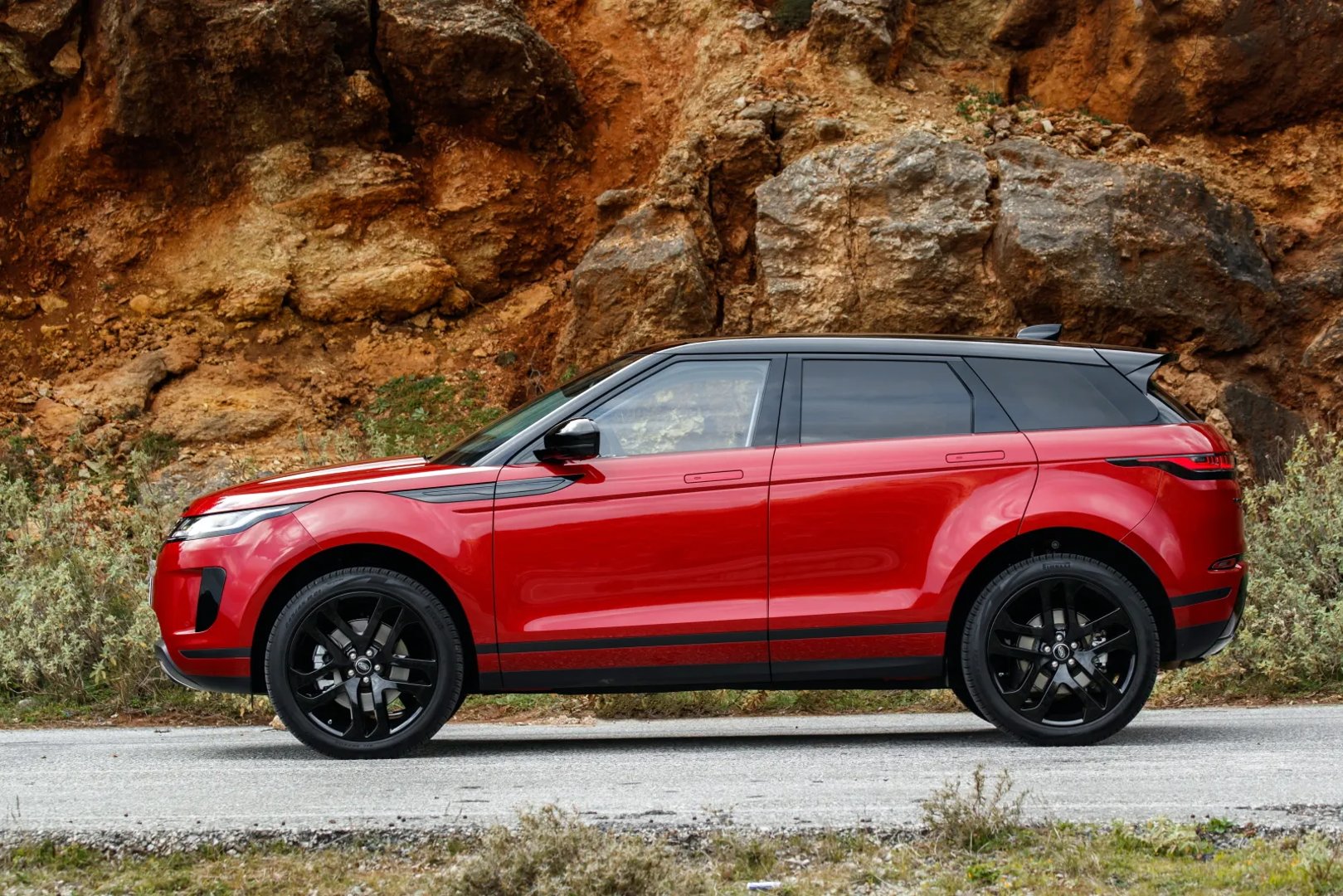 Land Rover_Range_Rover_Evoque_2_generation__SUV_5-doors__9.jpg