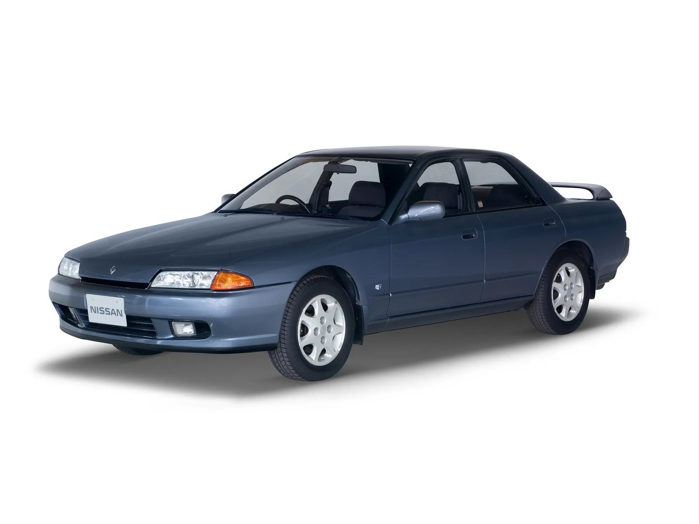 Nissan_Skyline_8_generation__Sedan__4.jpg