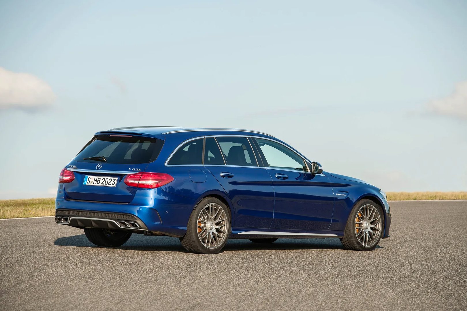 Mercedes_C-Class_AMG_4_generation__Estate_5-door__11.jpg