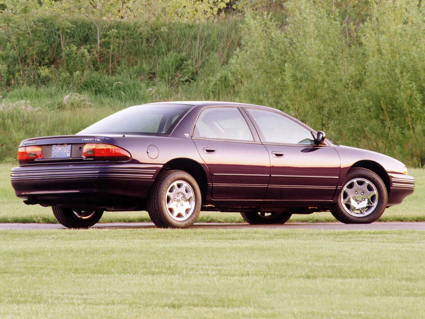 Eagle_Vision_1_generation__Sedan__1.jpg