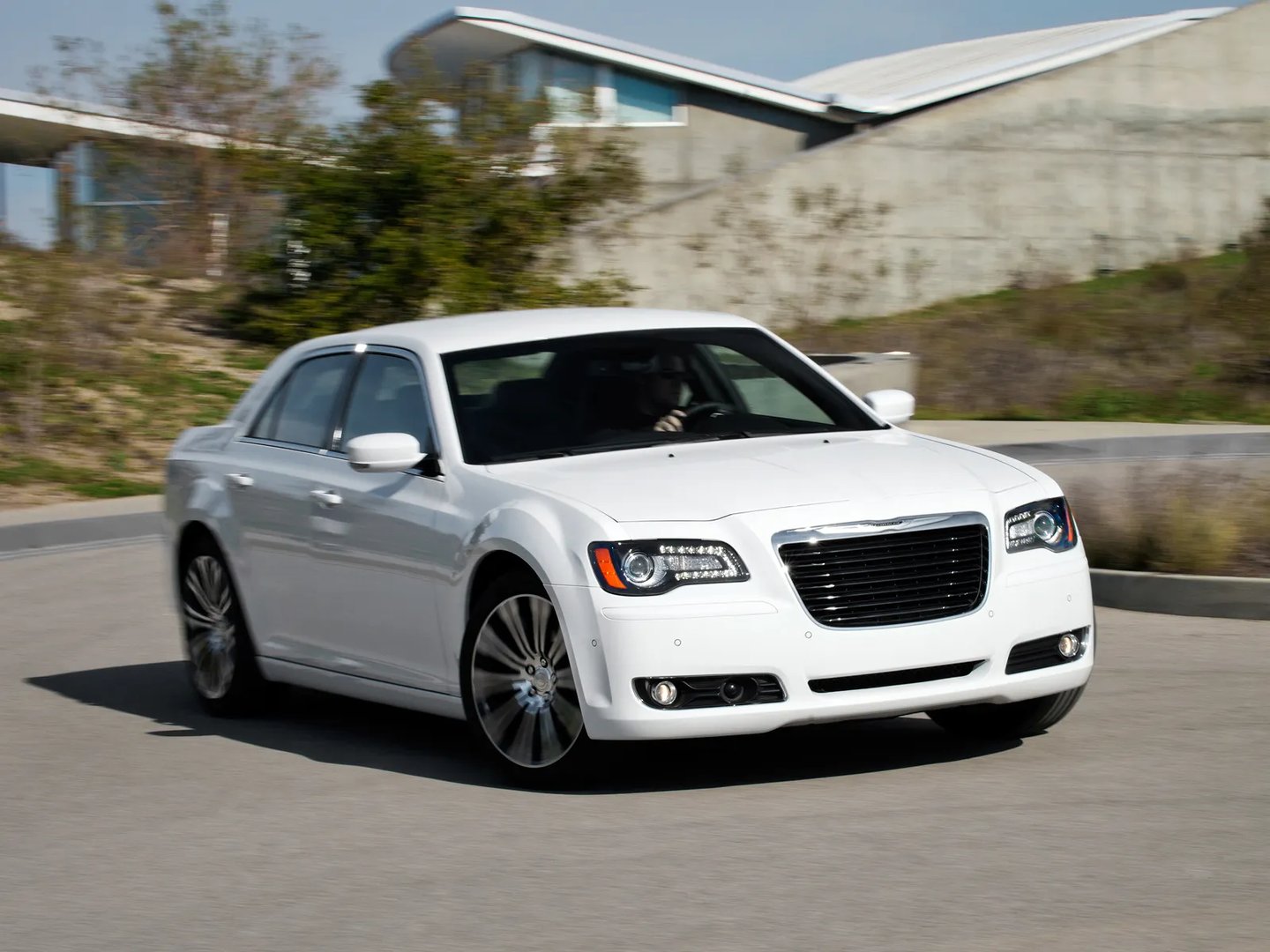 Chrysler_300C_2_generation__Sedan__4.jpg