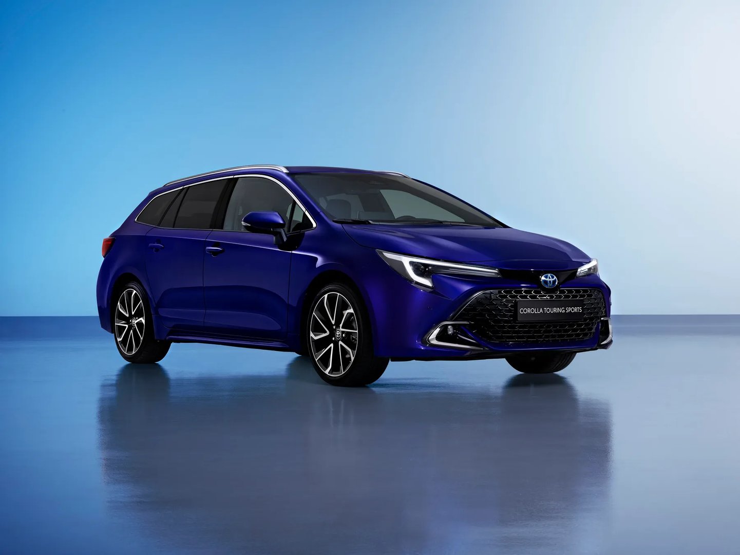 Toyota_Corolla_12_generation_restyling__Estate_5-door__1.jpg