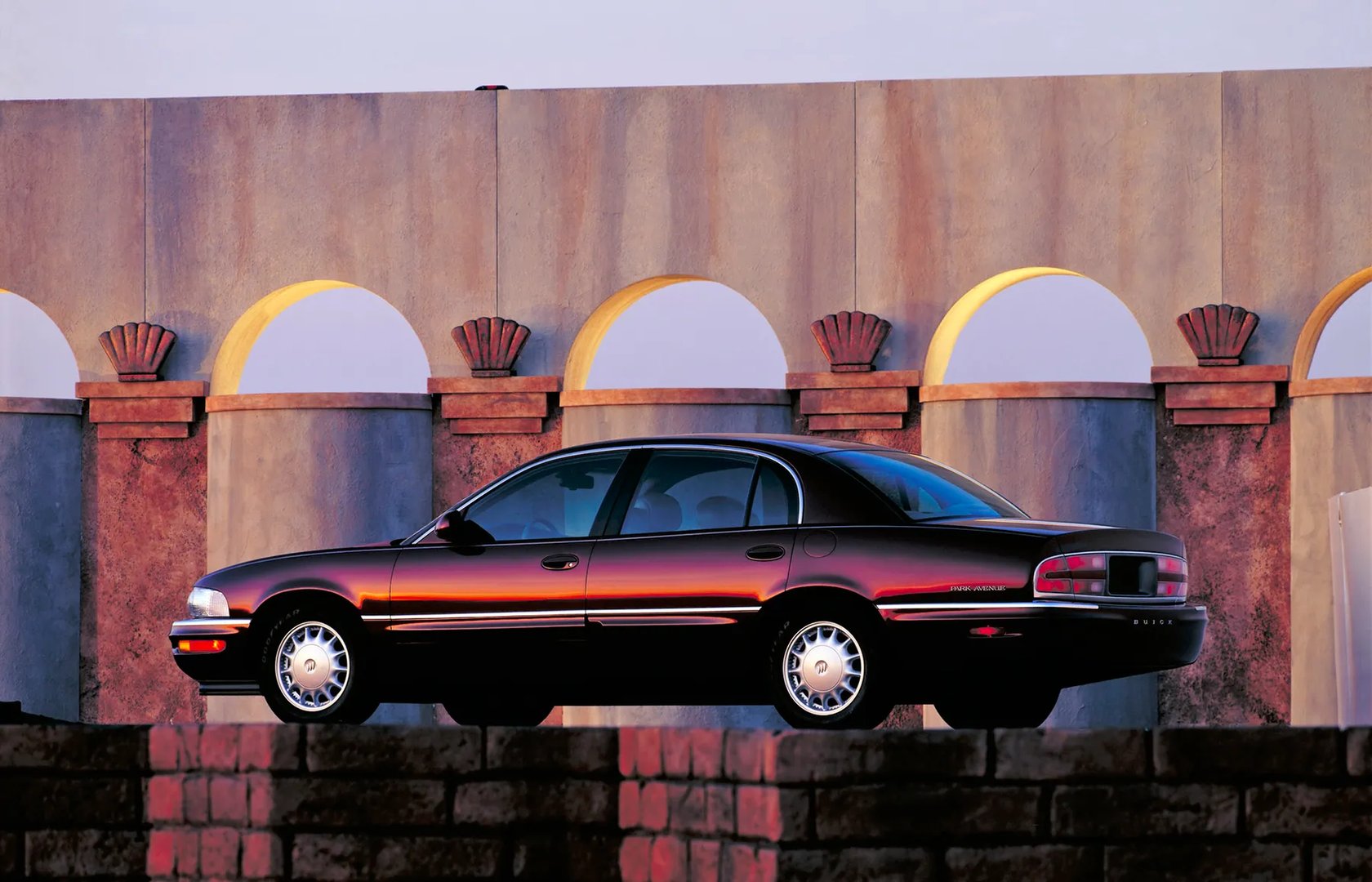 Buick_Park_Avenue_2_generation__Sedan__8.jpg