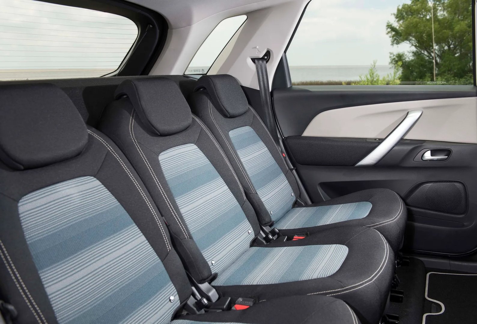 Citroen_C4_SpaceTourer_1_generation__Compact_Van__8.jpg