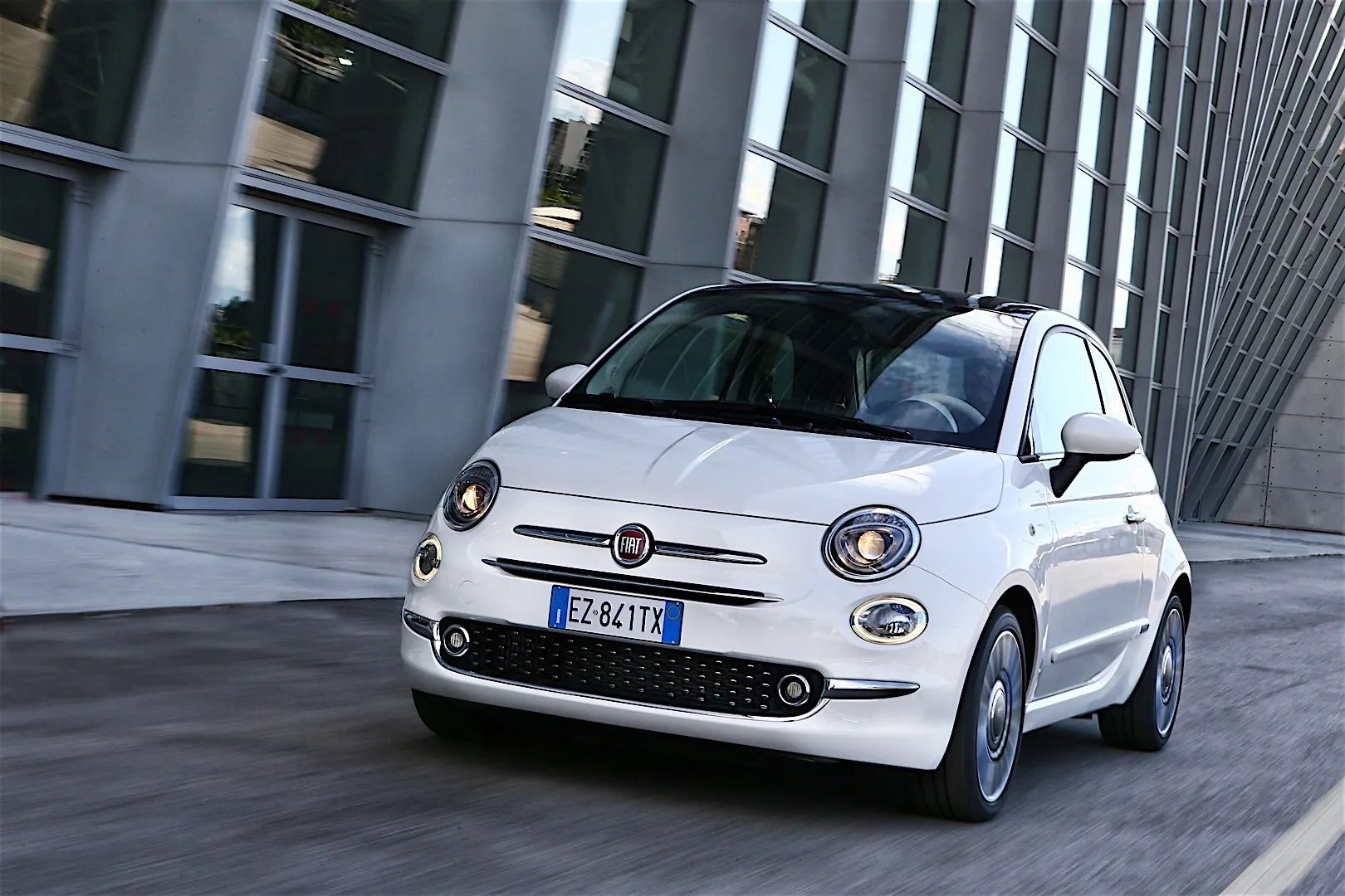 Fiat_500_2_generation_restyling__Mini_3-doors__10.jpg
