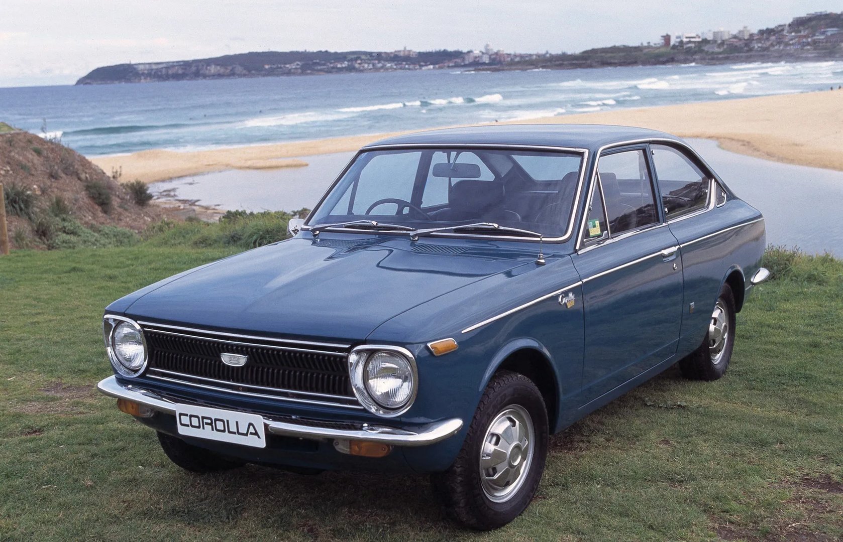 Toyota_Corolla_1_generation__Coupe__8.jpg