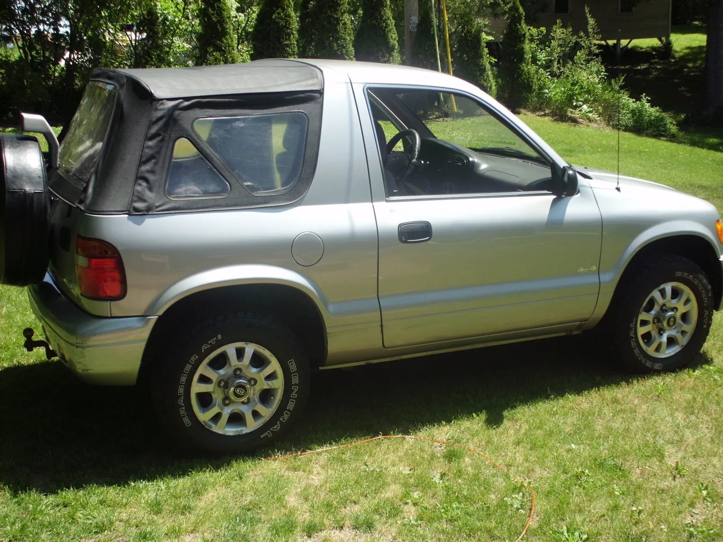 Kia_Sportage_1_generation__SUV_cabriolet__6.jpg