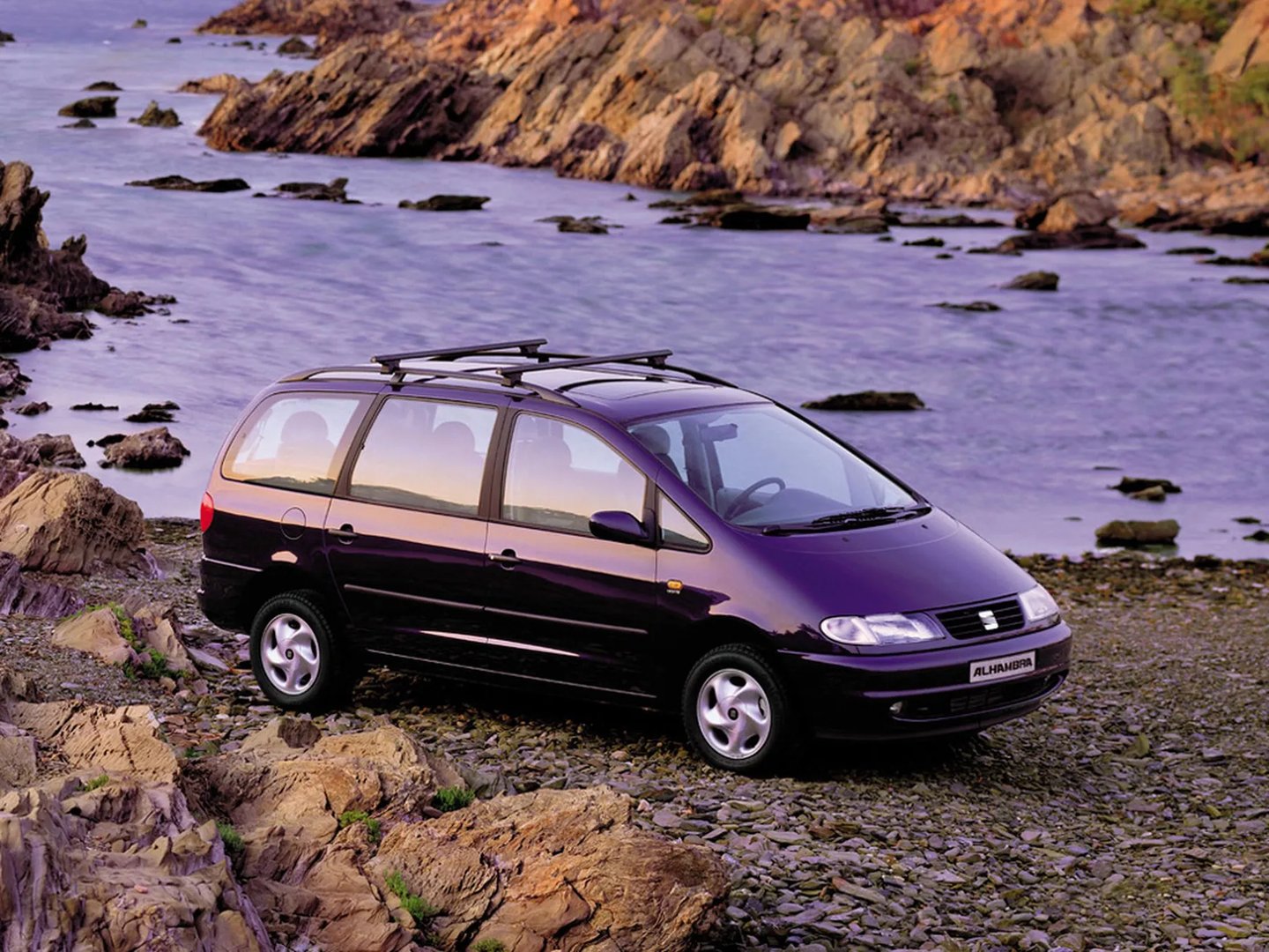SEAT_Alhambra_1_generation__Minivan__1.jpg
