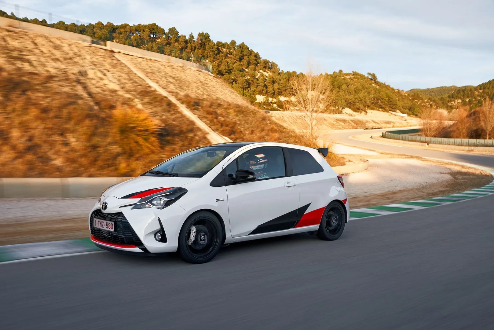 Toyota_Yaris_3_generation_restyling_2__Mini_3-doors__11.jpg