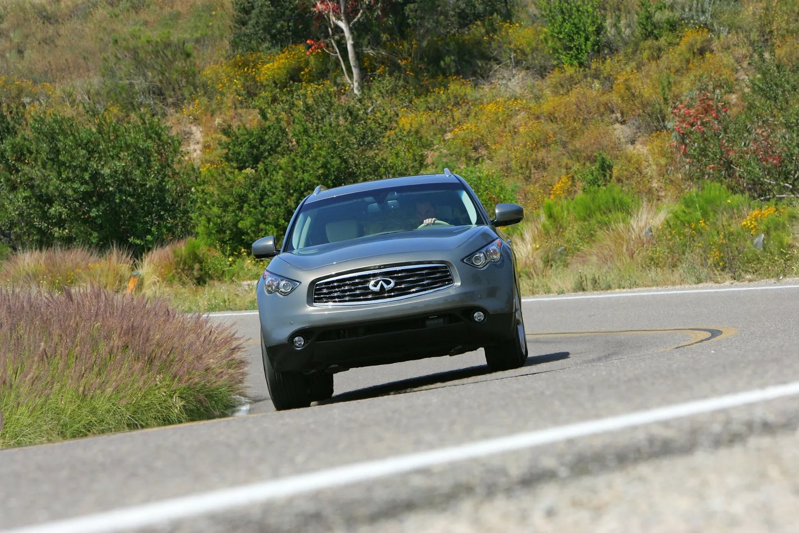 Infiniti_FX_2_generation__SUV_5-doors__4.jpg