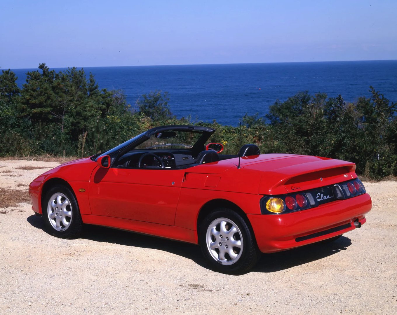 Kia_Elan_1_generation__Cabrio__1.jpg