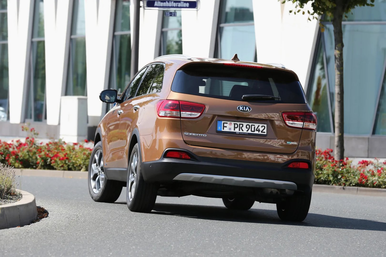 Kia_Sorento_3_generation__SUV_5-doors__11.jpg