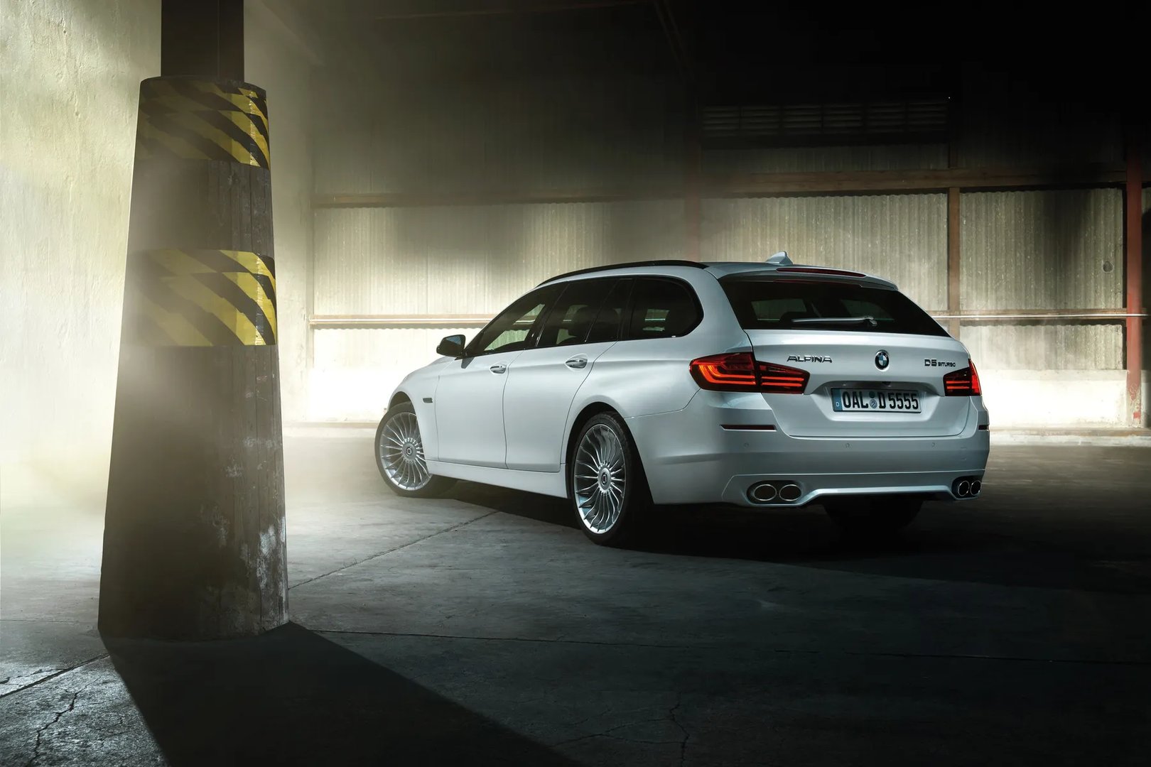 Alpina_D5_1_generation_restyling__Estate_5-door__1.jpg