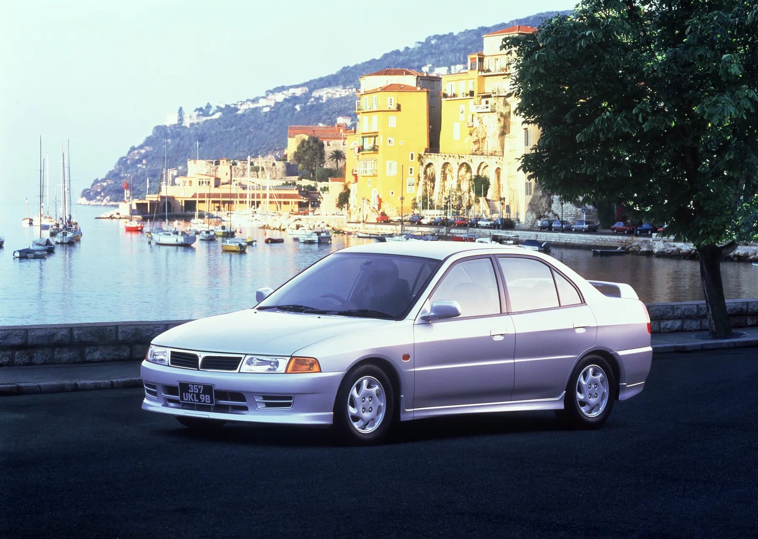 Mitsubishi_Lancer_8_generation_restyling_1__Sedan__2.jpg