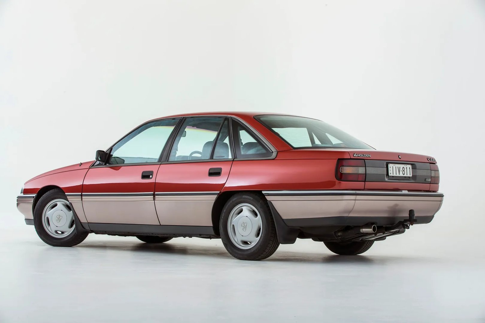 Holden_Calais_2_generation__Sedan__1.jpg