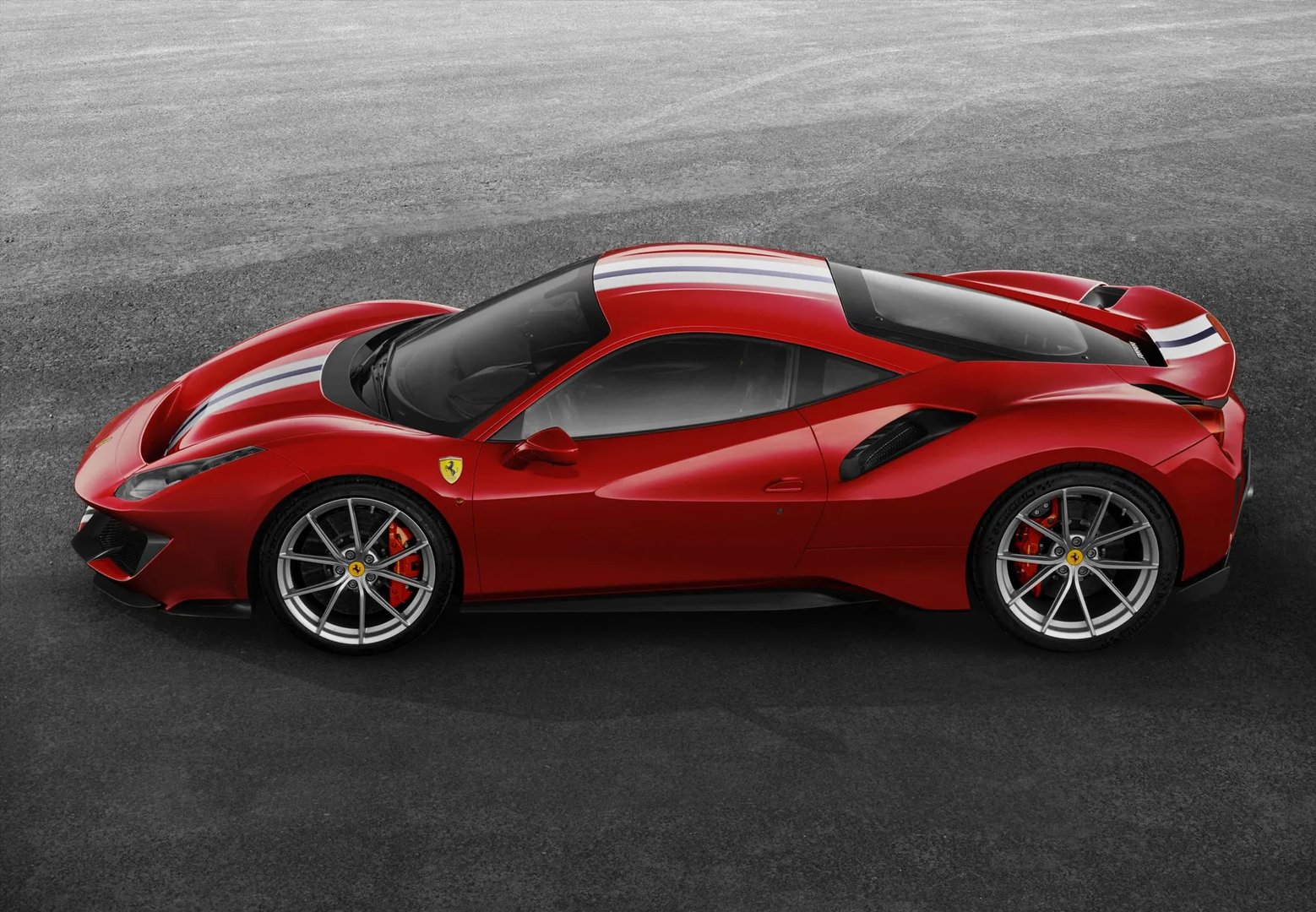 Ferrari_488_2_generation__Coupe__6.jpg