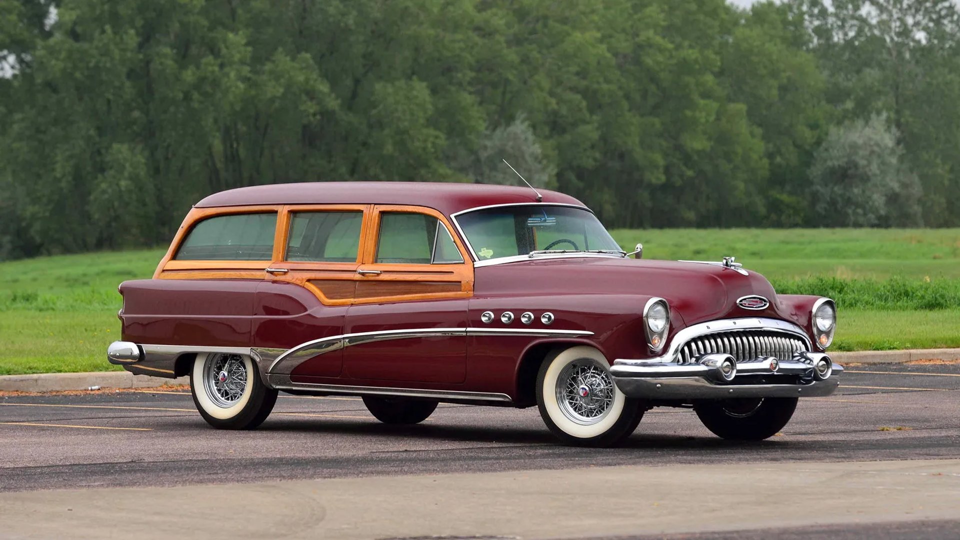 Buick_Roadmaster_5_generation__Estate_5-door__1.jpg