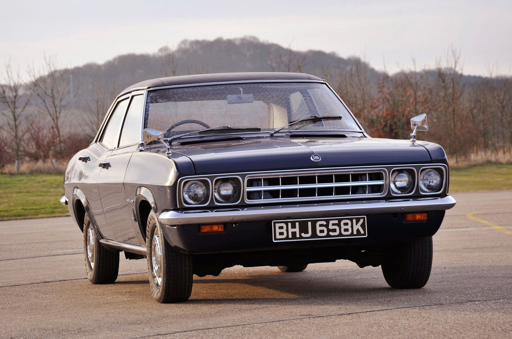 vauxhall_Ventora_1_generation__Sedan__6.jpg