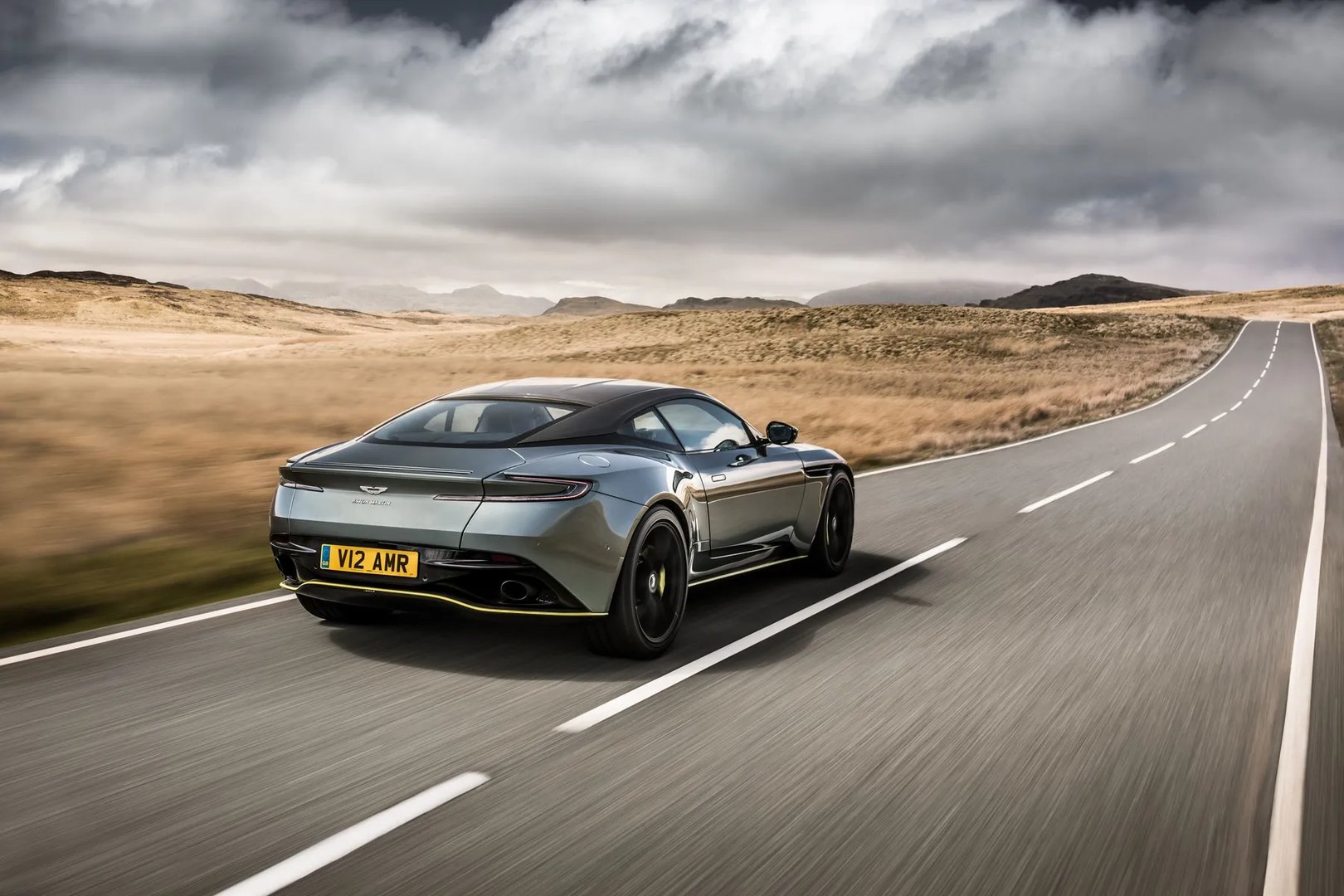 Aston Martin_DB11_1_generation__Coupe__7.jpg