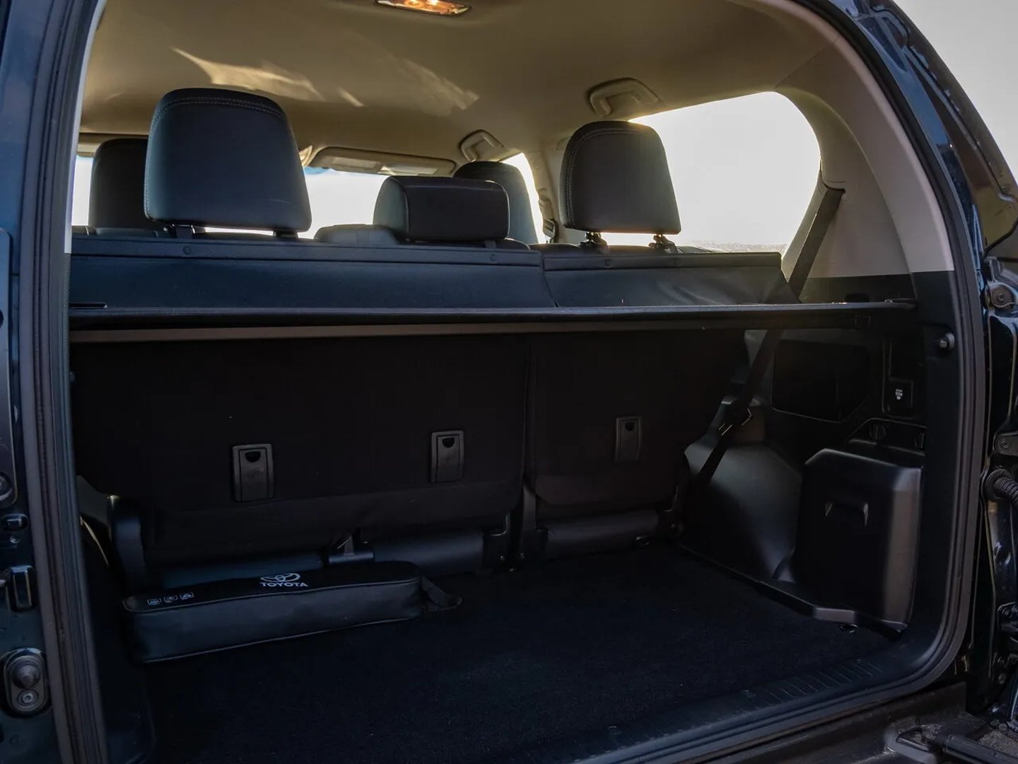 Toyota_Land_Cruiser_4_generation_restyling_3__SUV_3-doors__3.jpg
