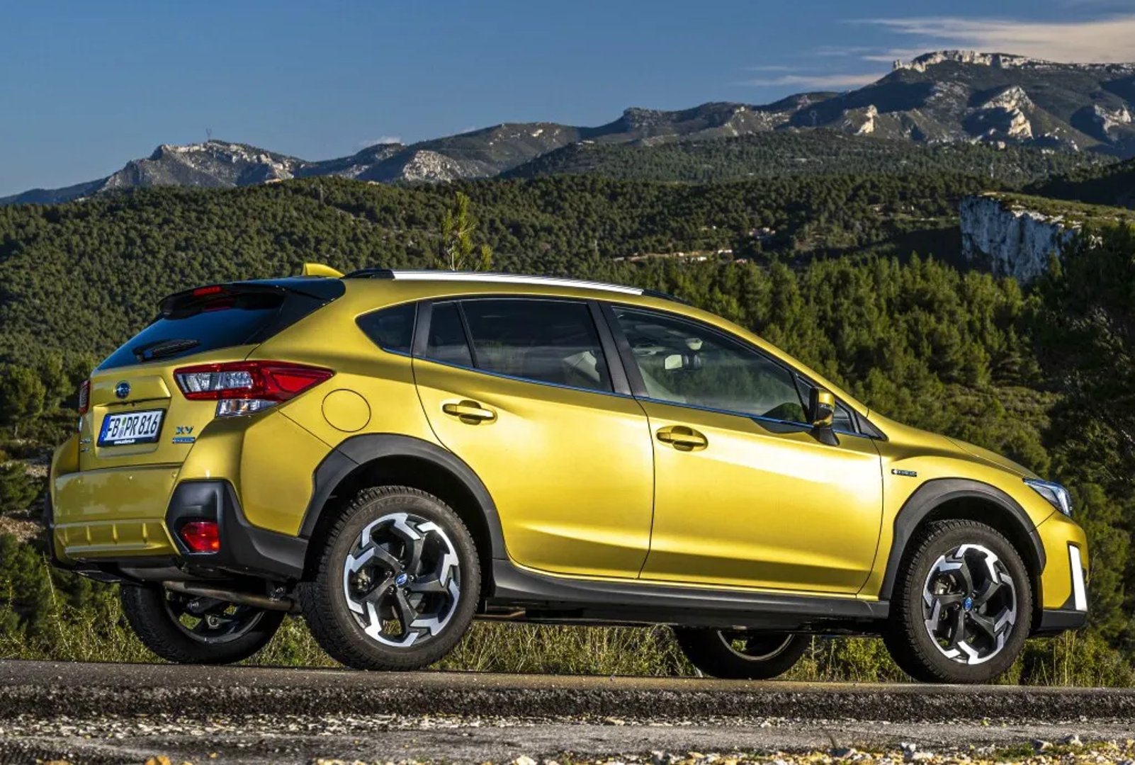 Subaru_XV_2_generation_restyling__SUV_5-doors__2.jpg