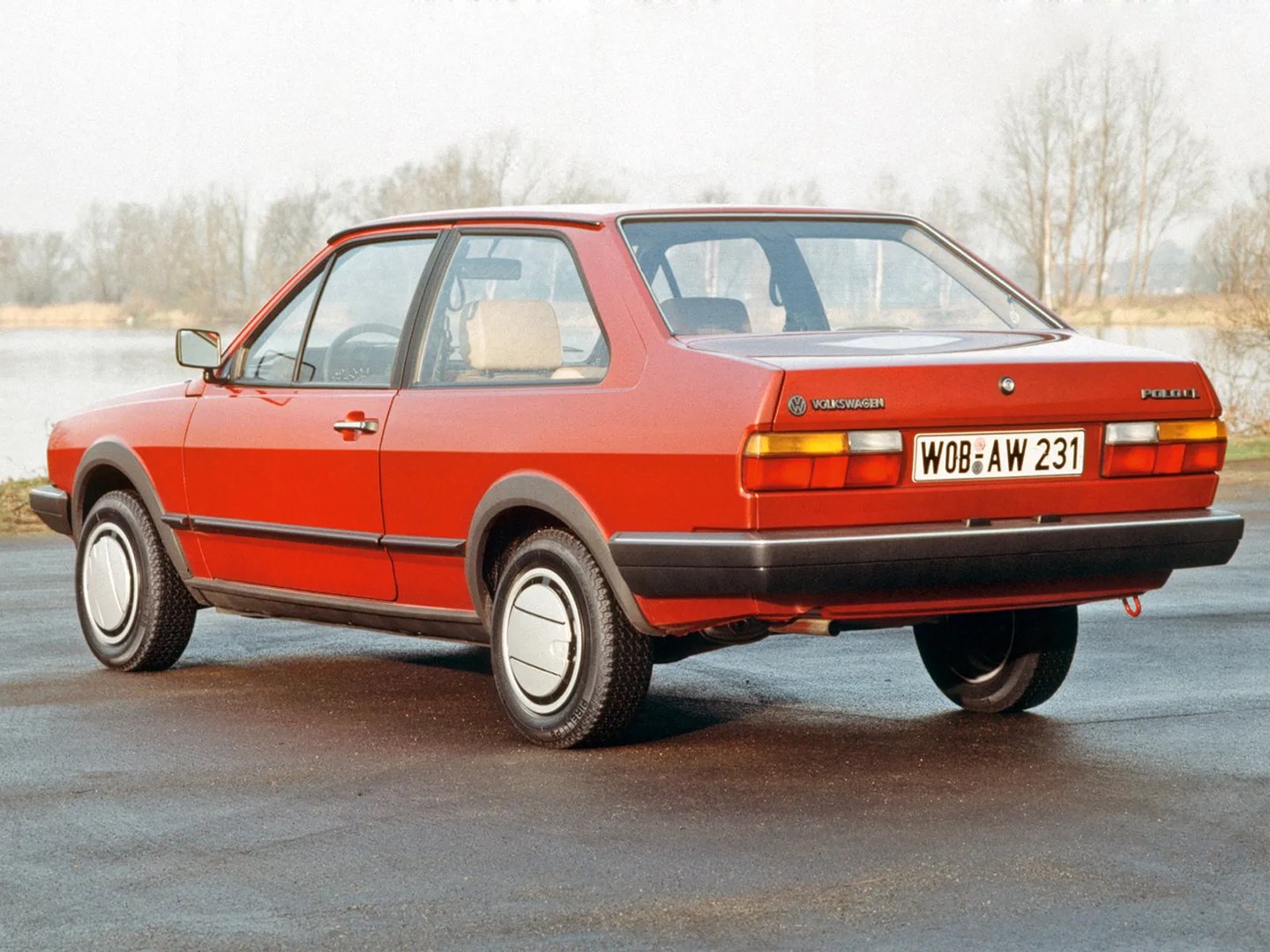 Volkswagen_Polo_1_generation__Sedan_2-doors__2.jpg