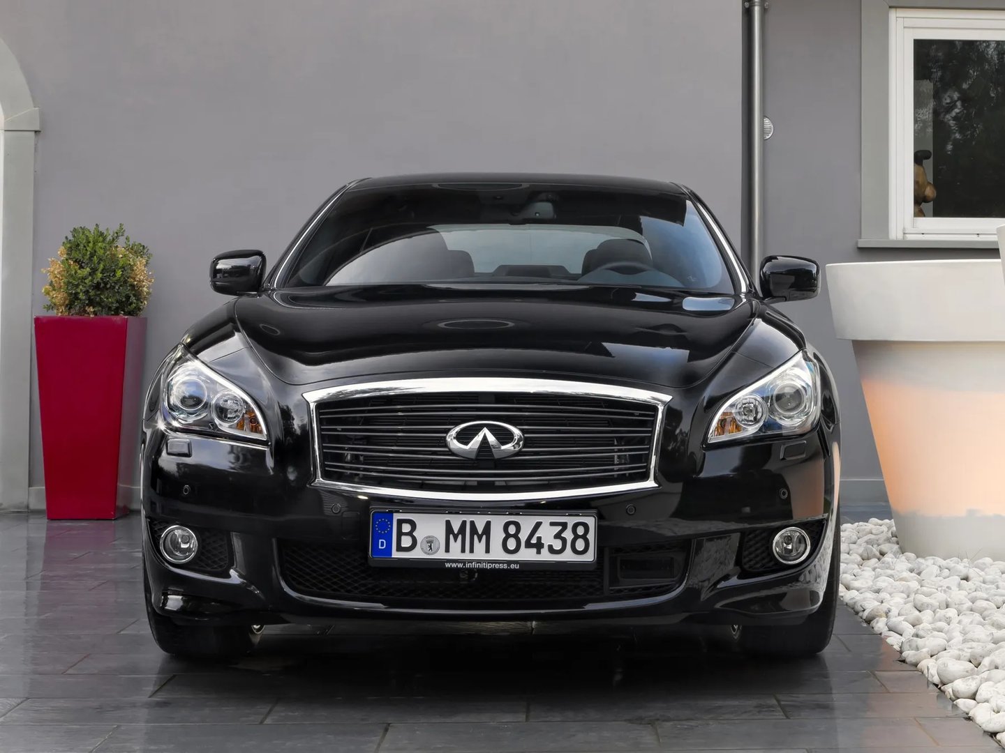 Infiniti_M_4_generation__Sedan__4.jpg